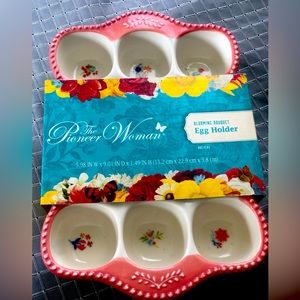 The Pioneer Woman Blooming Bouquet Egg Holder. NWT